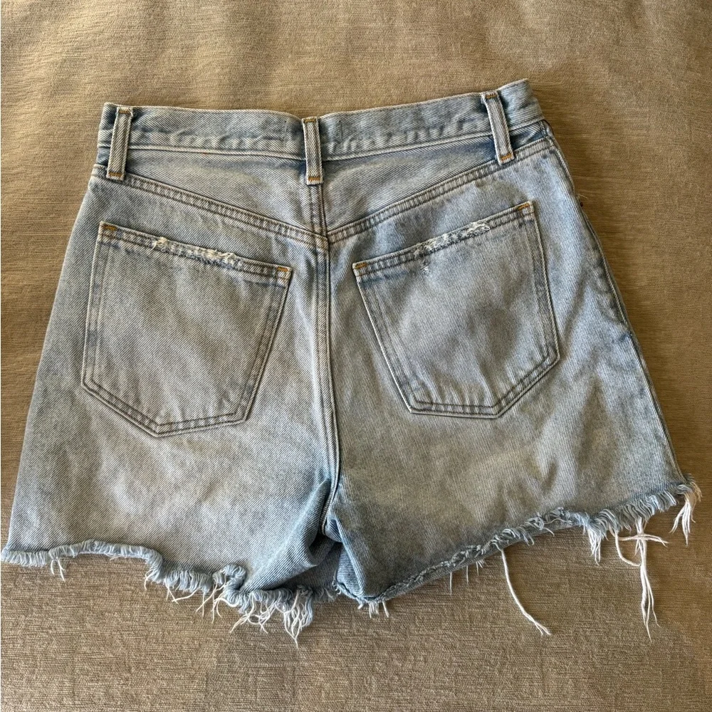 Abercrombie & Fitch High Rise Distressed Denim Shorts 4” Short Size 26